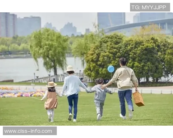 陈强的网球人生深度对话探索他的成长与梦想之路 陈强的网球人生深度对话探索他的成长与梦想之路